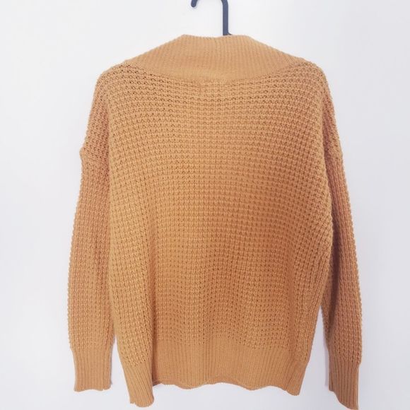 Urban Heritage Off-shoulder/ V-neck wrap sweater - Picture 9 of 10